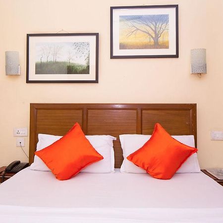 Zo Rooms Gol Park Kolkata Bagian luar foto