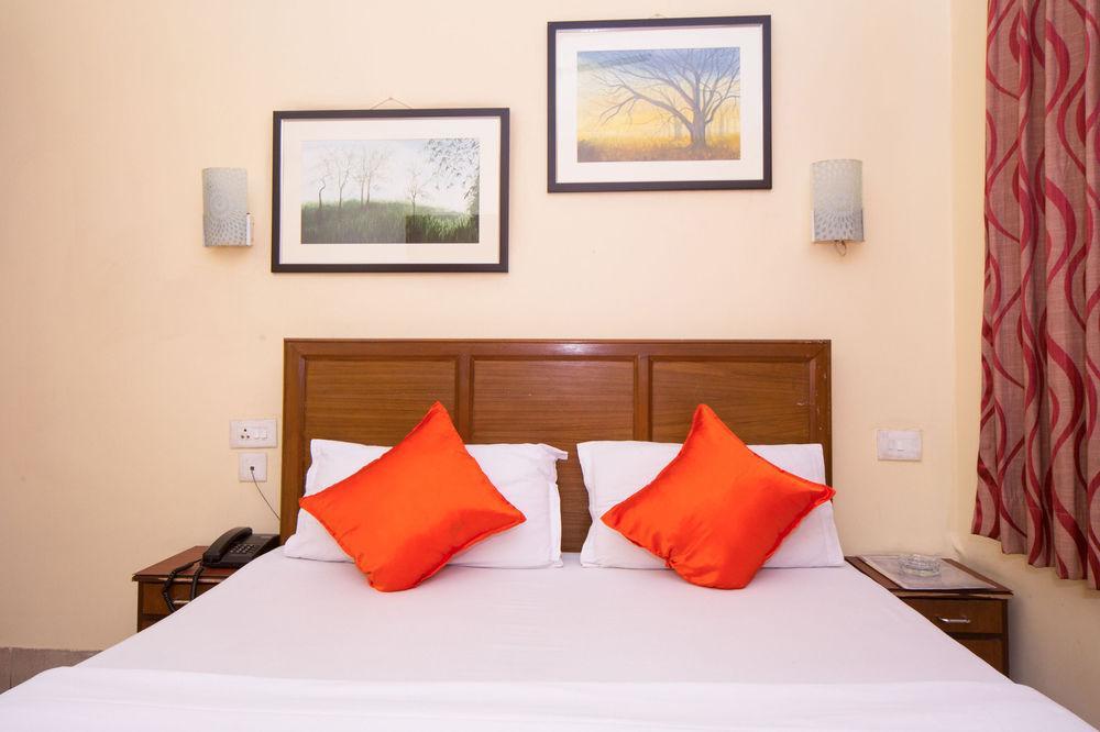 Zo Rooms Gol Park Kolkata Bagian luar foto