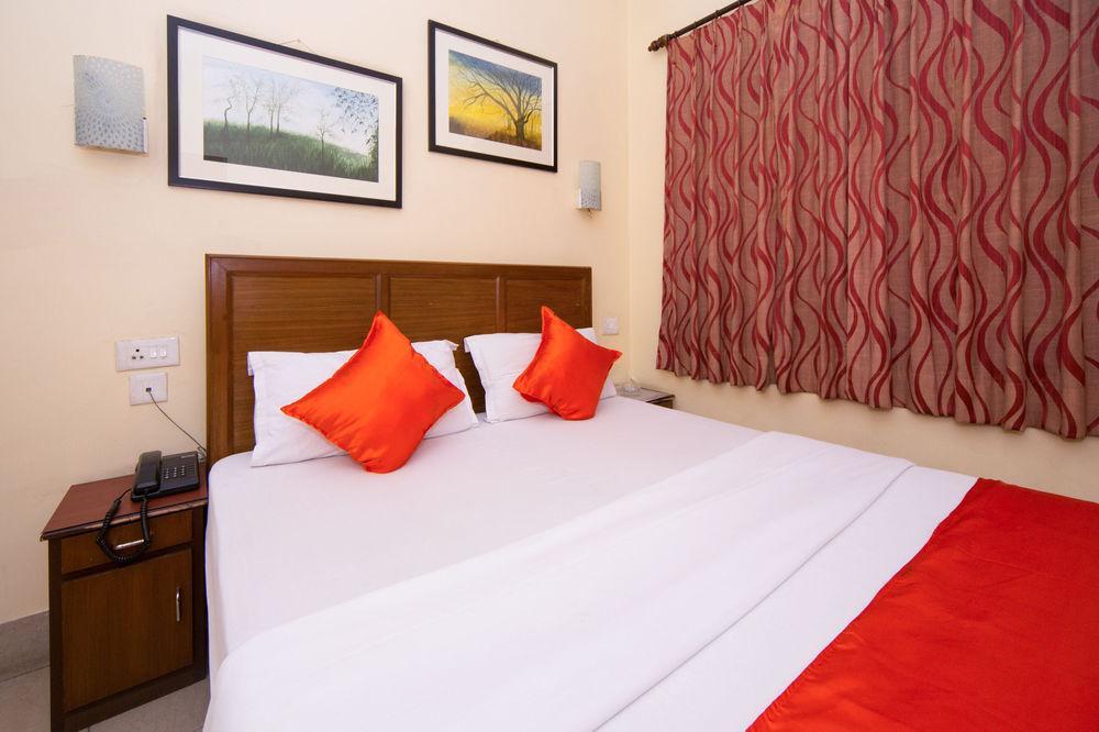 Zo Rooms Gol Park Kolkata Bagian luar foto