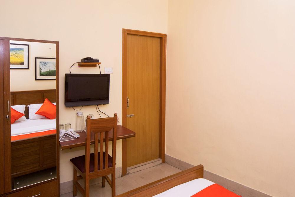 Zo Rooms Gol Park Kolkata Bagian luar foto